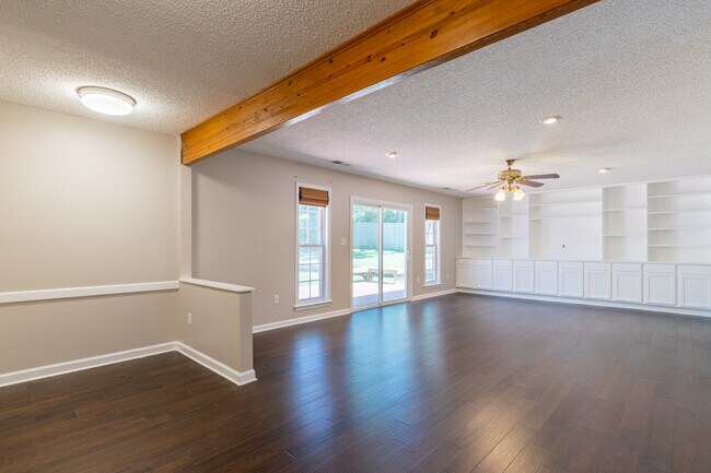 Building Photo - 8501 Buckthorn Dr