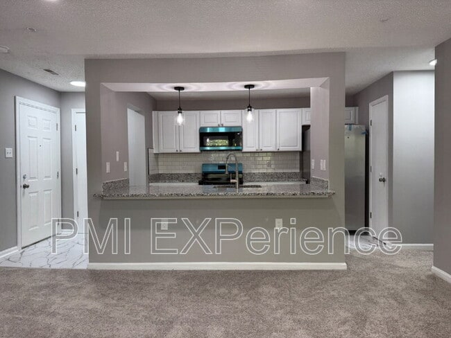 Building Photo - 2607 Camelback Ln