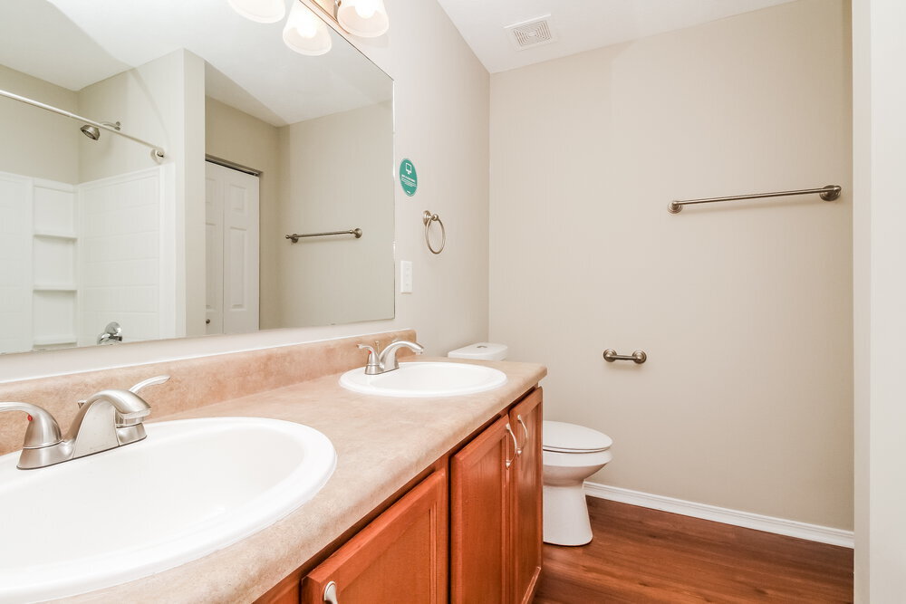Building Photo - 5220 Sunsail Dr