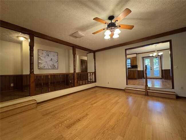 Building Photo - 361 Buck Ct
