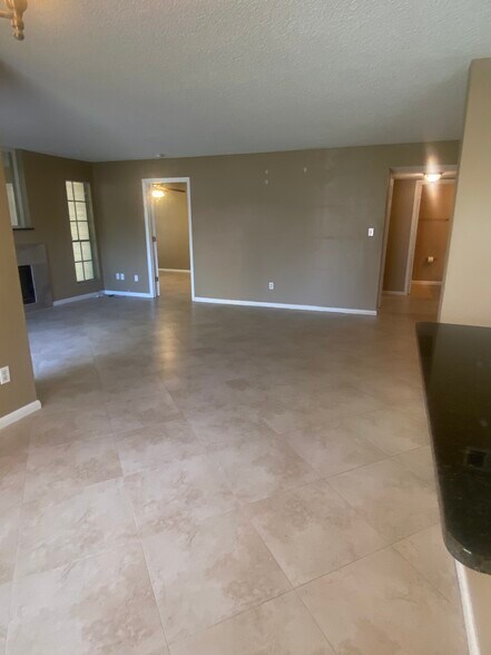 Building Photo - 8724 Mallard Reserve Dr