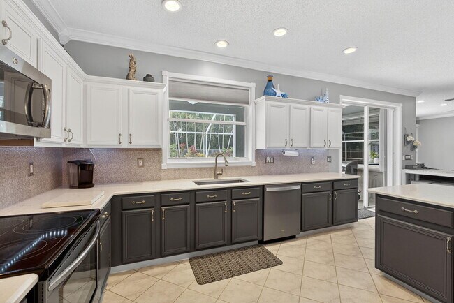 Building Photo - 3738 Old Lighthouse Cir