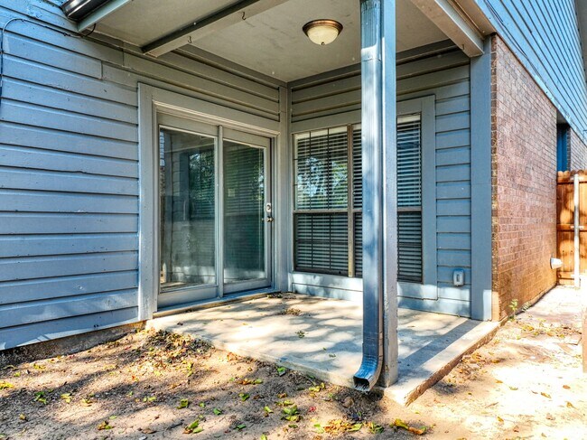 Building Photo - 317 Benjamin St