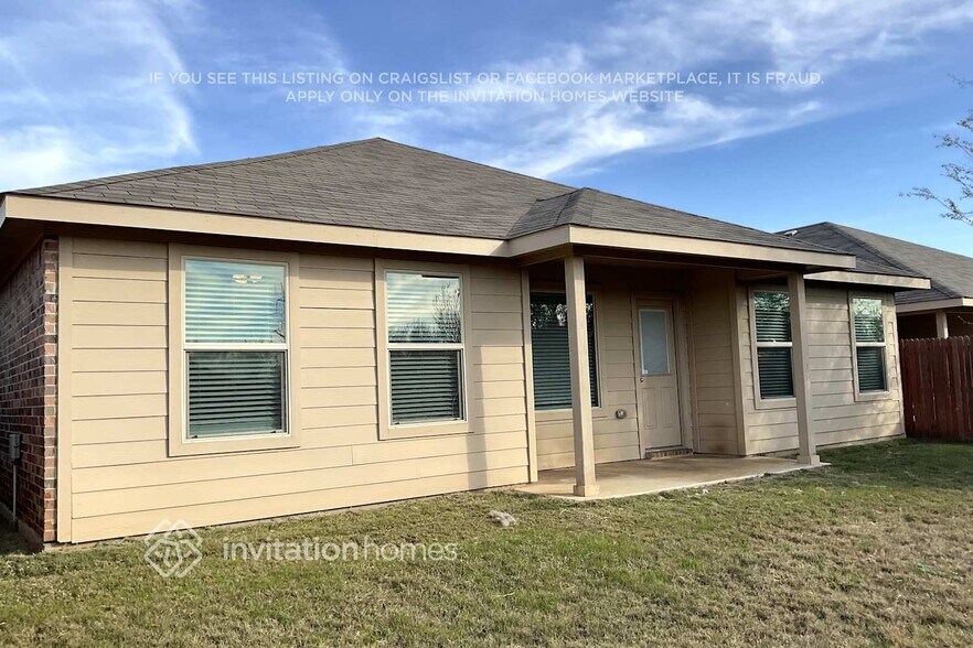 Building Photo - 848 Wylie St