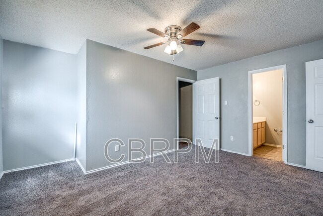 Building Photo - 5308 Kenosha Ave