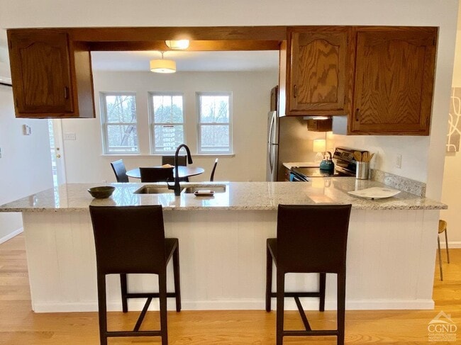 Building Photo - 62 Mahican Manor