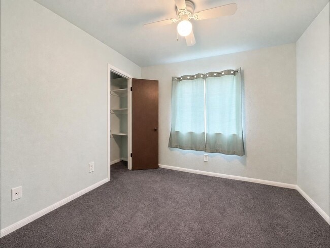 Building Photo - 2404 Magnum Cir