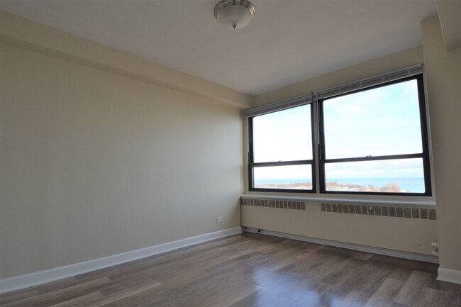 Building Photo - 4180 N Marine Dr