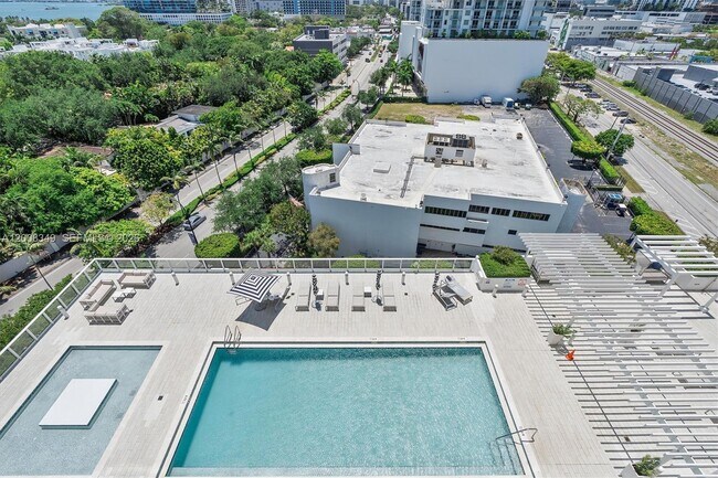 Building Photo - 4250 Biscayne Blvd