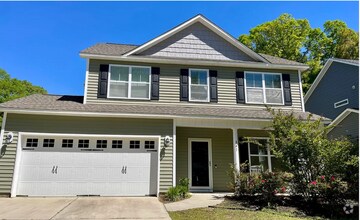 Building Photo - Large home, Pet friendly