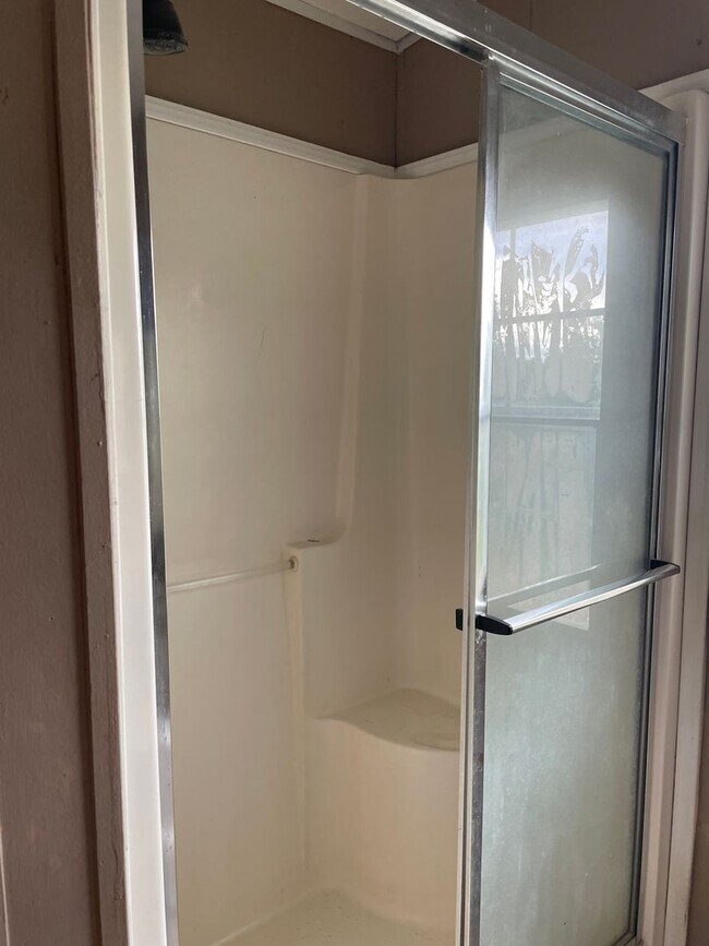 Building Photo - 3 Bed, 2 Bath, 1,280 sq ft singlewide mobi...