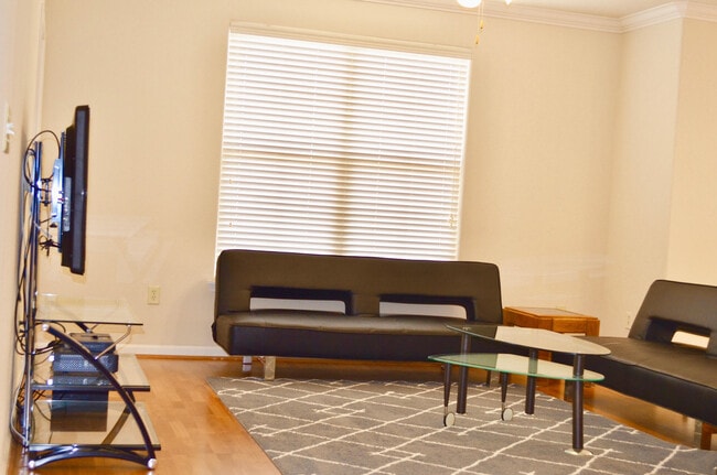 Building Photo - 1711 Old Spanish Trail