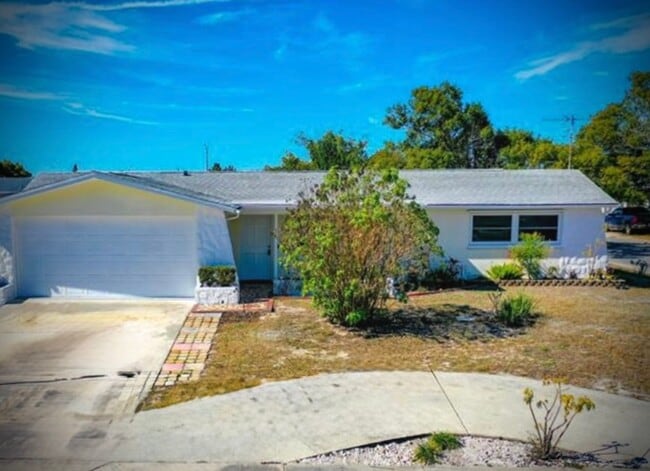 Primary Photo - Lovely 3 Bed 2.5 Bath w/ Den and 2 Car Garage