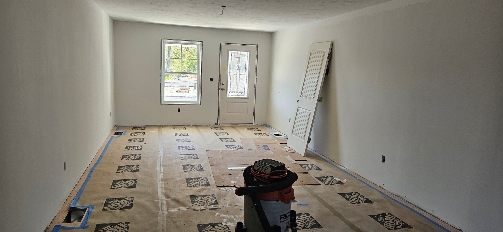 Building Photo - 719 Putnam Pike
