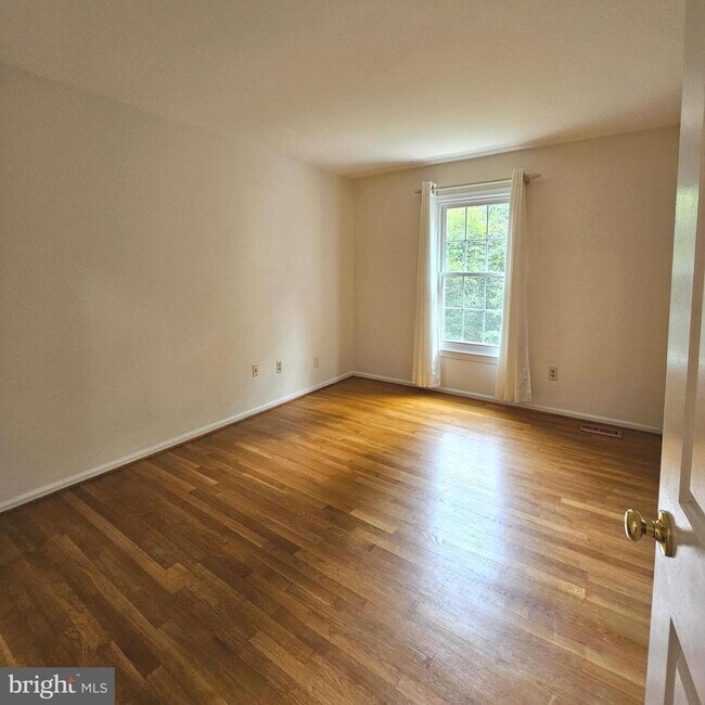 Building Photo - 6004 Station View Ct
