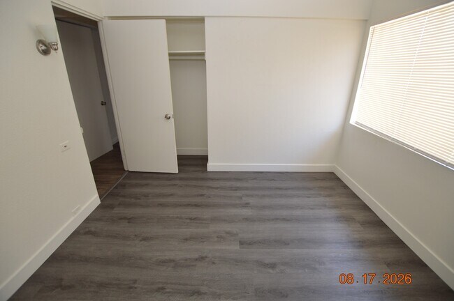 Building Photo - 5617 Evergreen Ave