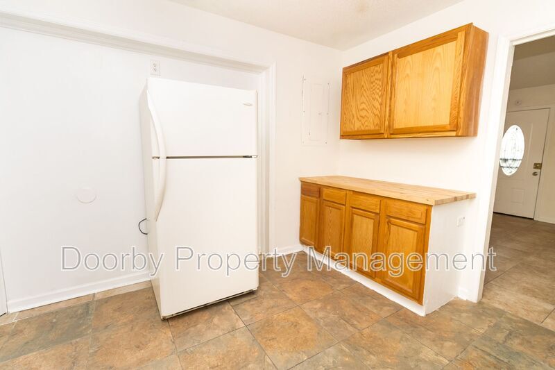 Building Photo - 1809 N Hawthorne St