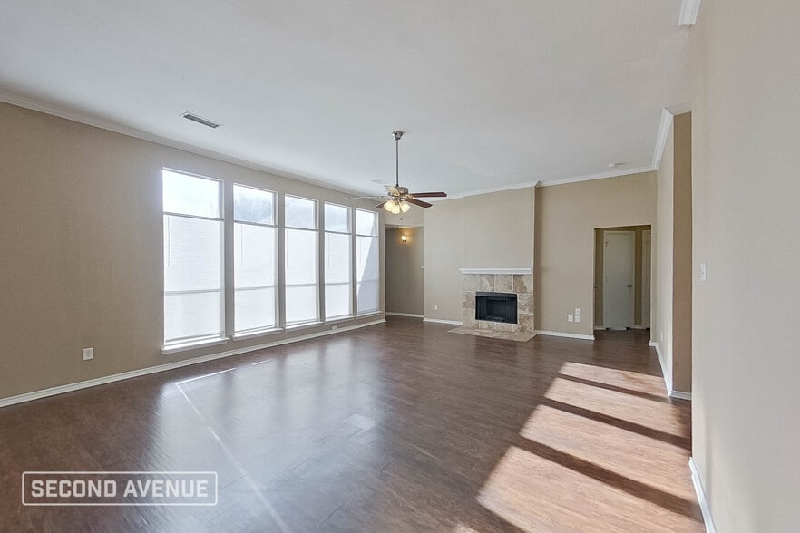 Building Photo - 616 Elm Falls Pl