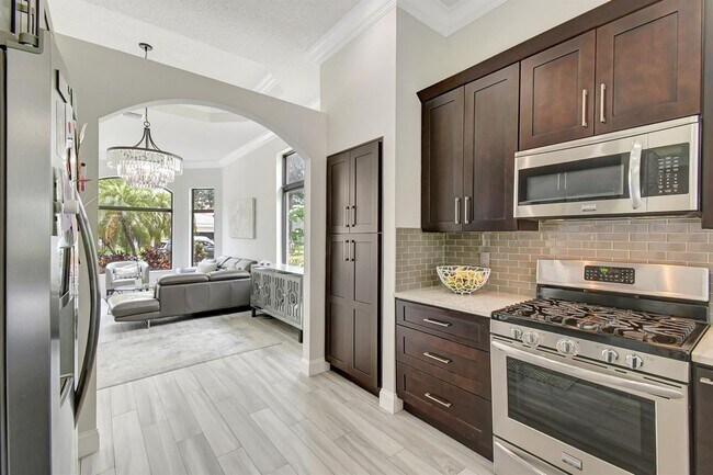 Building Photo - 6041 SW 195th Ave