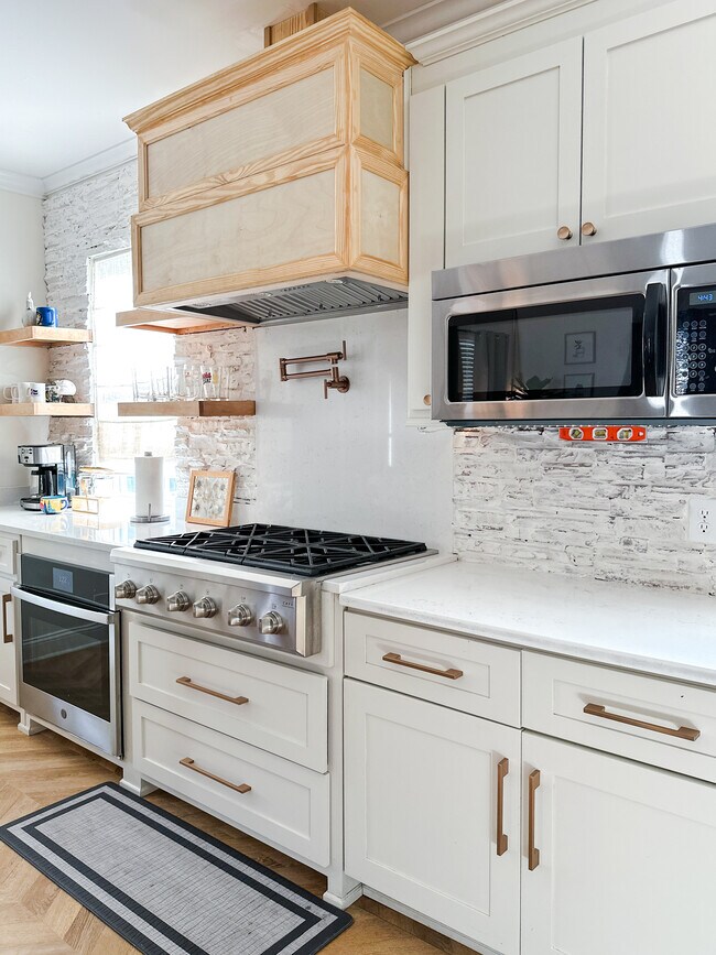 kitchen - 10 Riker St