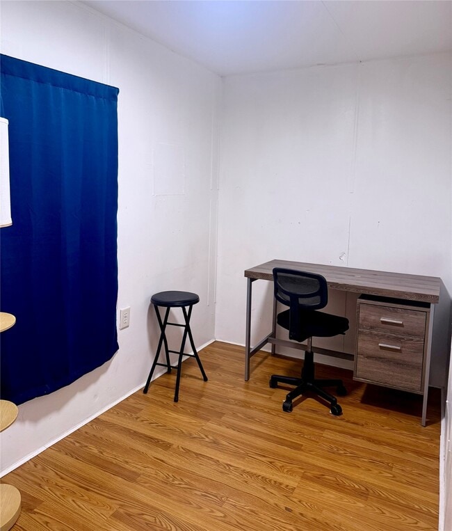 Building Photo - 826 Kacy Ln