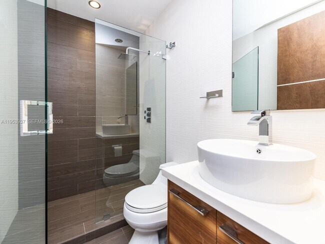 Building Photo - 888 Brickell Key Dr