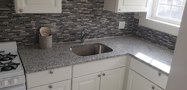 Building Photo - 1932 Magellan Ave