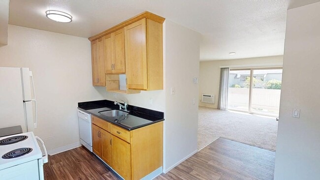 Building Photo - 997 Madrone Rd