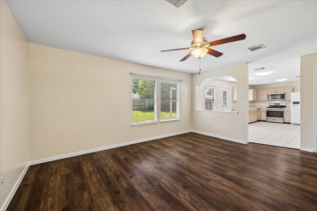 Building Photo - 21914 Willow Downs Dr
