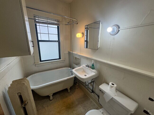 Building Photo - Winter Special $100 off for first 6 months of a 12 month lease! Charming Studio Retreat in Minnea...