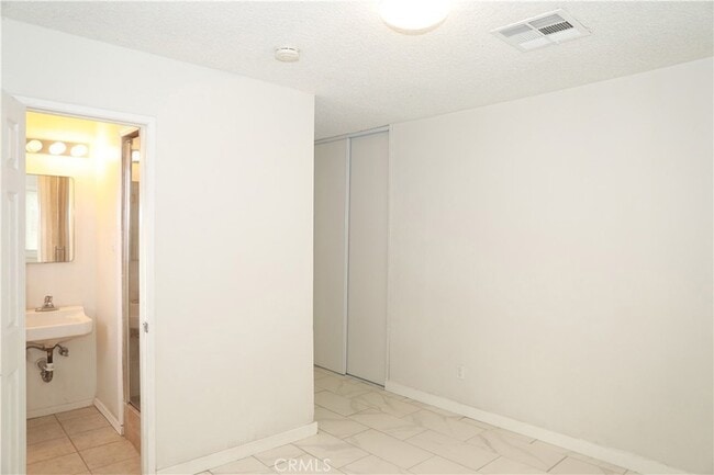 Building Photo - 38626 Frontier Ave