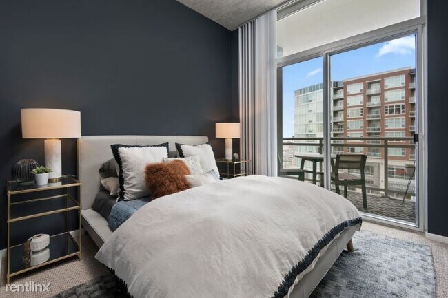 Building Photo - 1 br, 1 bath Condo - 1107 S Delano Ct E