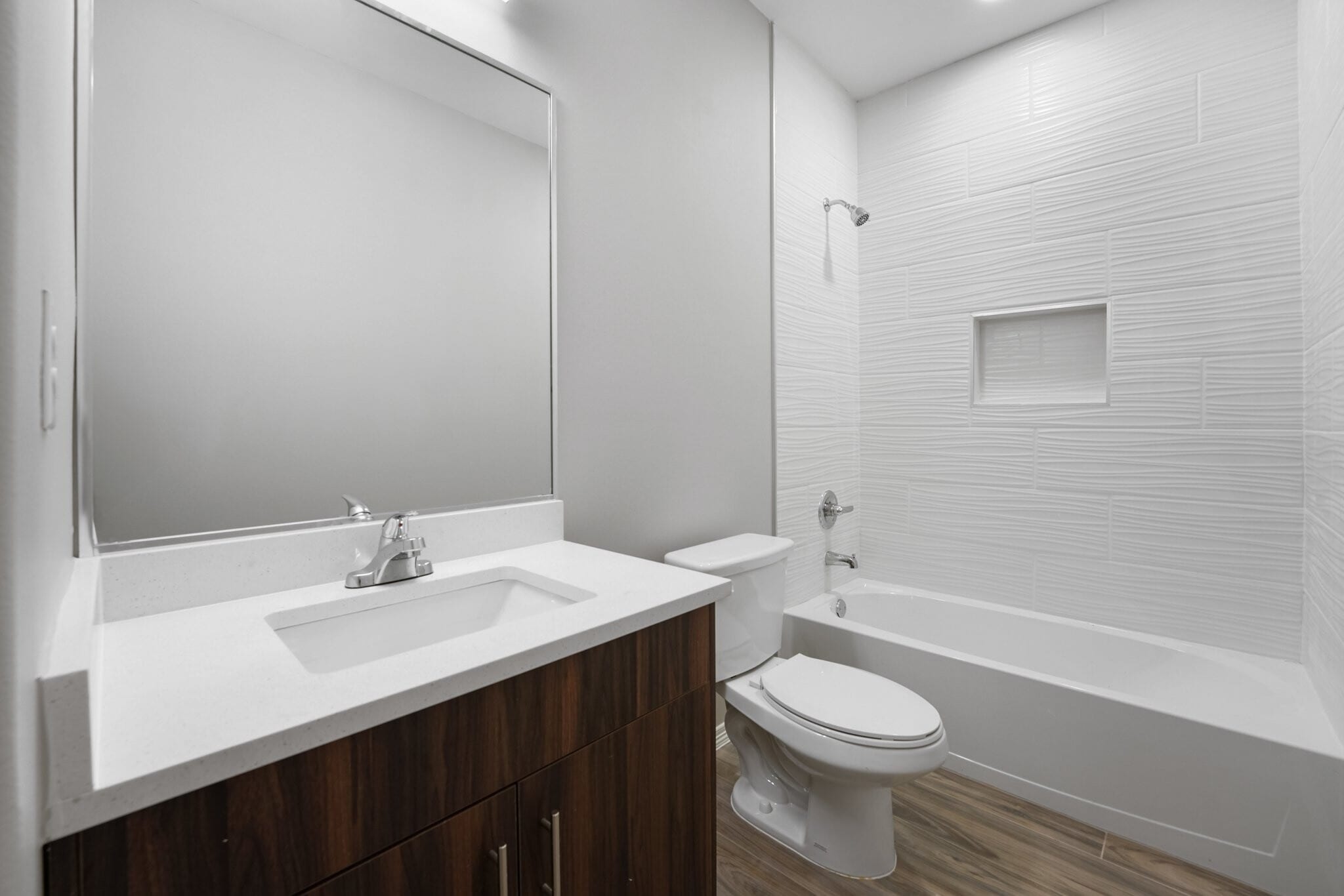 Building Photo - 84 E La Vista Ave