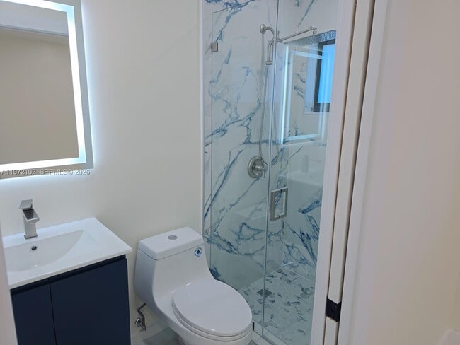 Building Photo - 891 W 53rd St