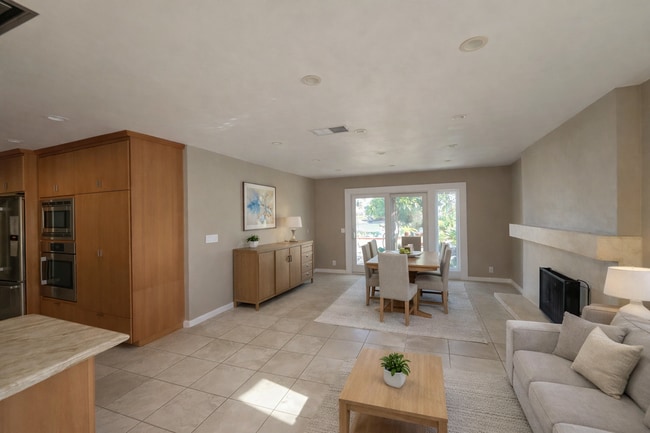 Building Photo - 1118 Marina Cir