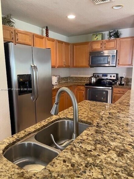 Primary Photo - 22111 Majestic Woods Way