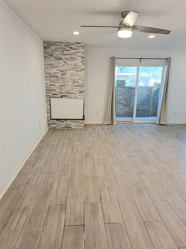 Building Photo - 2800 Jeanetta St