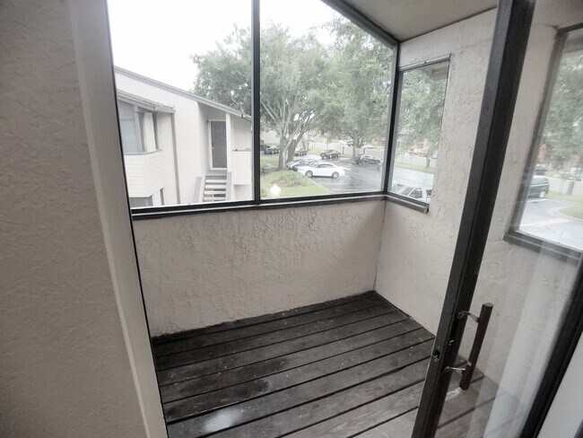 Building Photo - Beautiful 1/1 Wood Floors Condo for Rent in Winter Park