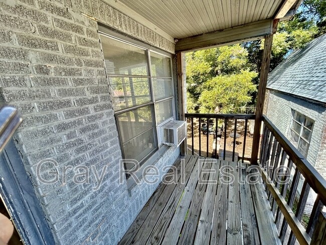 Building Photo - 907 1/2 S Stockton