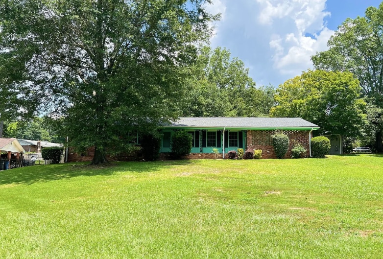 Building Photo - 2935 Heather Dr