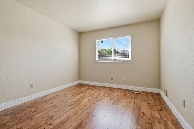 Building Photo - Desirable Adult Community! (55+ years of age community)