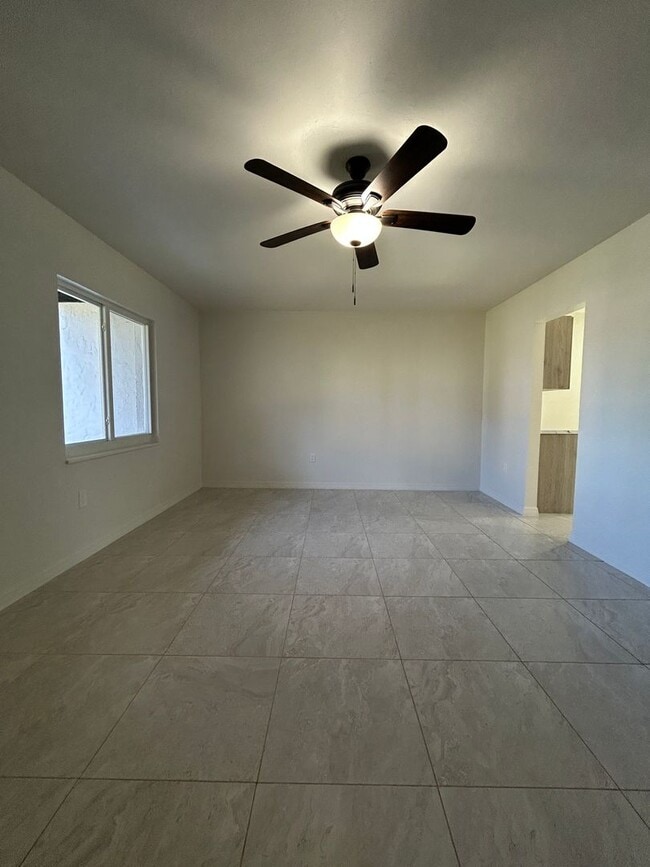 Building Photo - 1st Floor 2 bed 1 Bath Condo - MOVE IN SPECIAL -Apply now & Get Your Application Fee Credited at ...