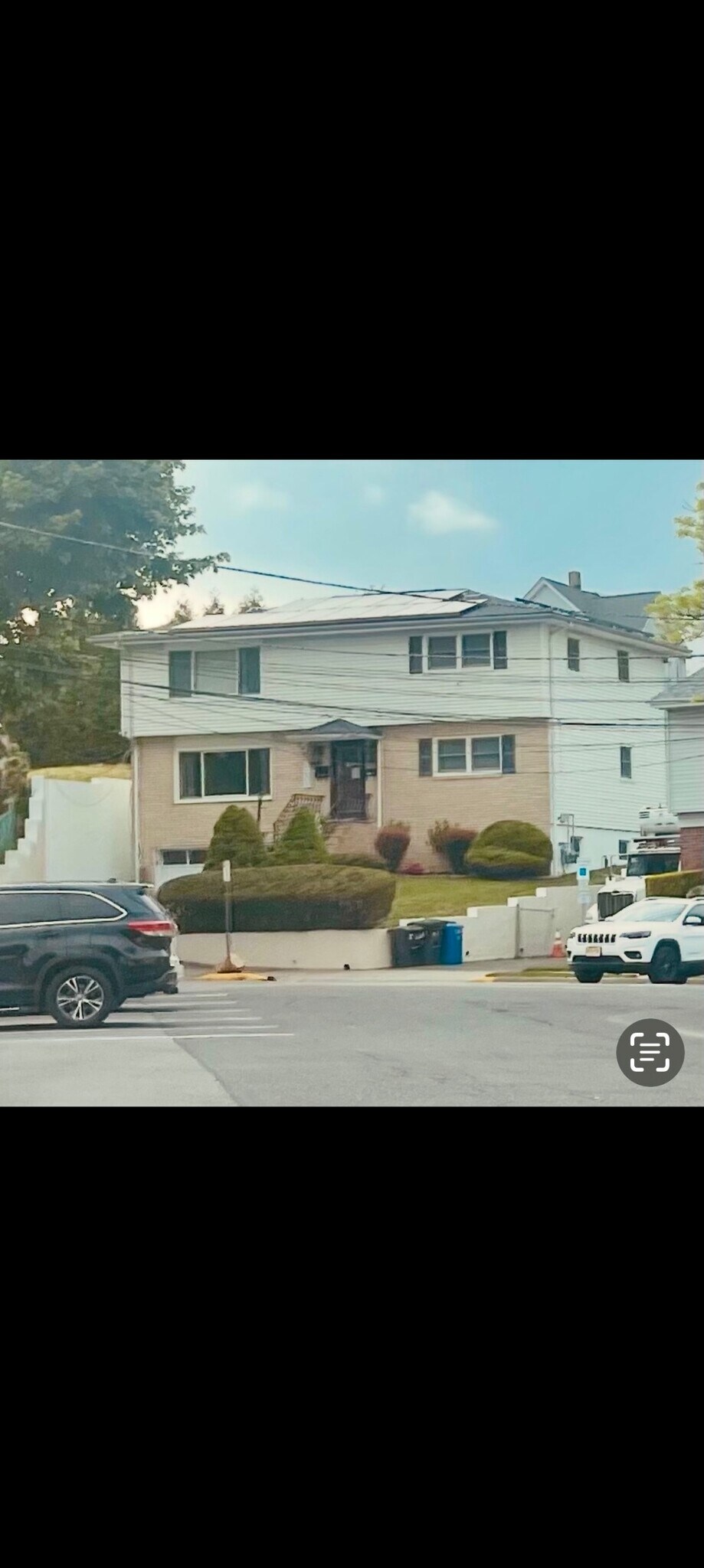 Building Photo - 588 McKinley St