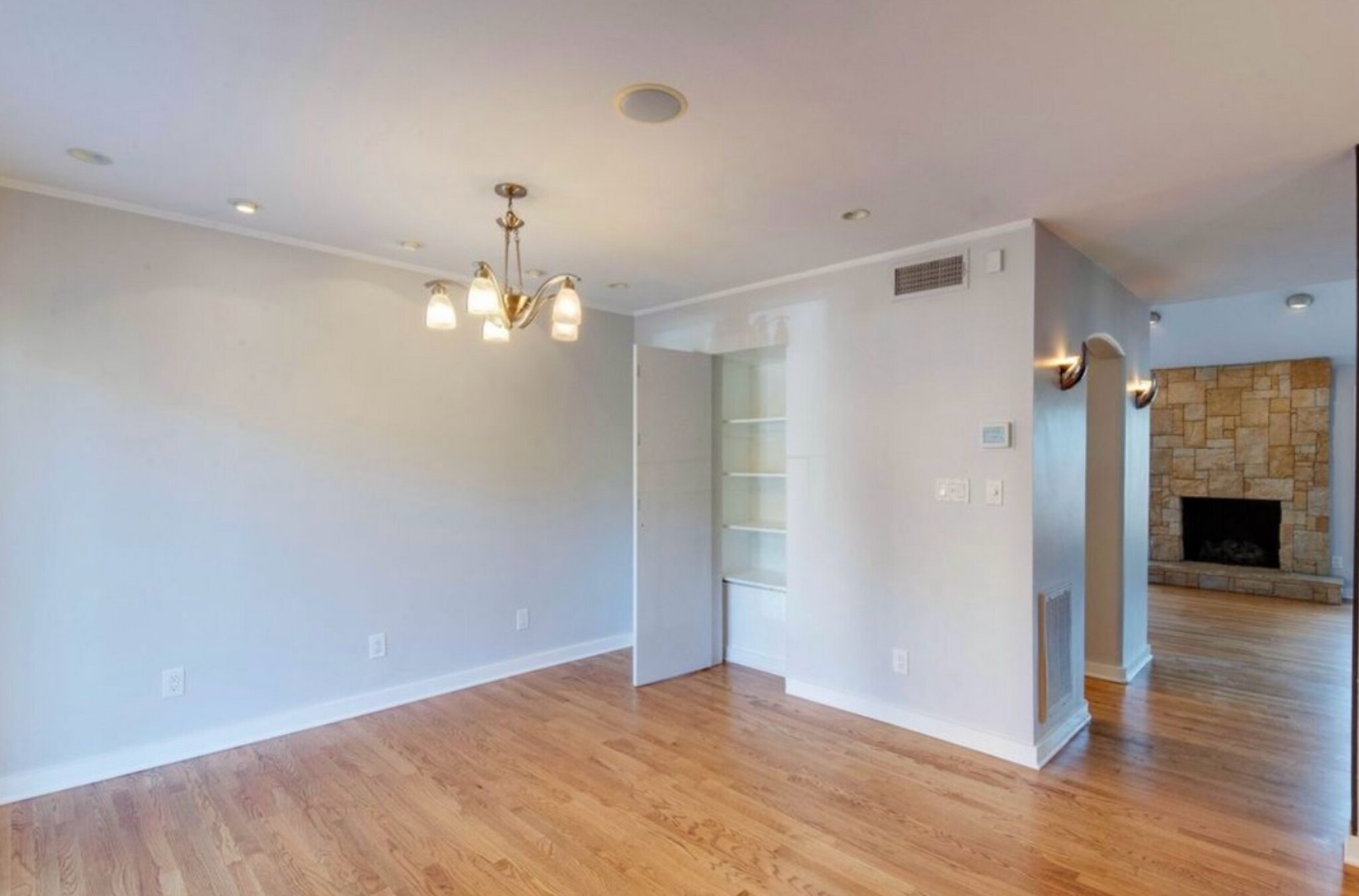 Building Photo - 315 Settlers Ln