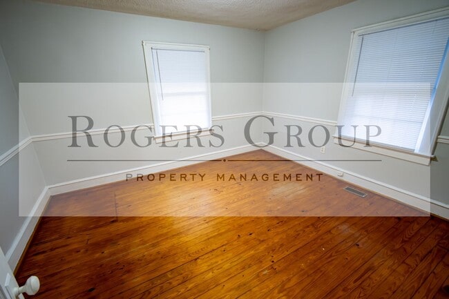 Building Photo - 1443 Perry Ave