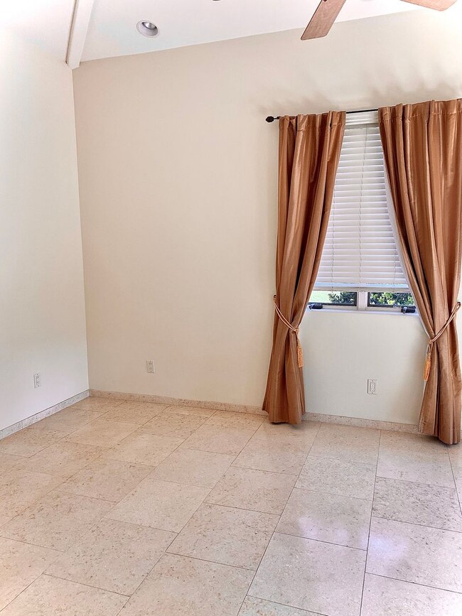 Building Photo - Beautiful 1 BD / 1 BA Granny Unit in Count...