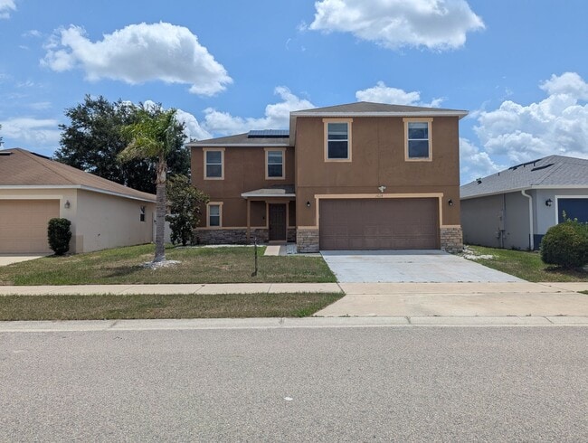Building Photo - FOR RENT 4 Bedroom 2 1/2  Bath with Den/Office/5th bedroom, Furry  friends Welcome!
