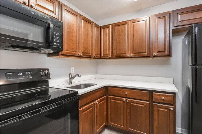 Building Photo - 2409 Straker Ct
