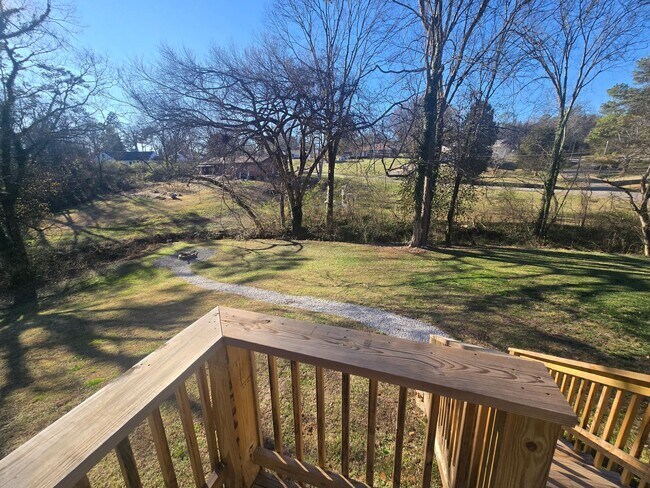 Building Photo - Fully remodeled 3br/2.5ba in Holston Hills