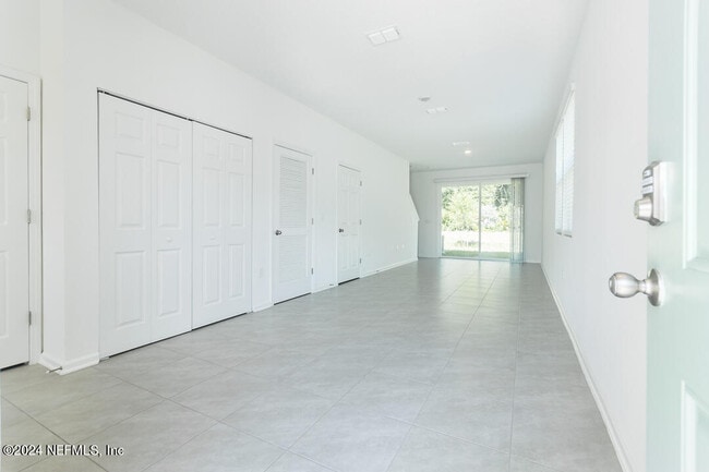 Building Photo - 215 Elmhurst Ln